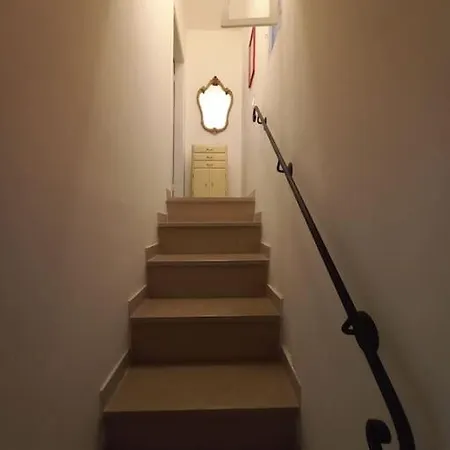 - Piccolo Nel Centro Storico Apartman *